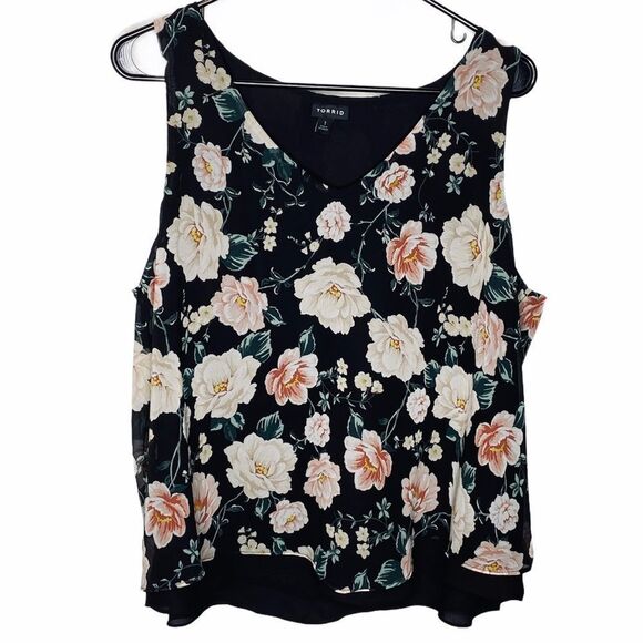 Torrid ruffle hem dark floral blouse 1/1X - Picture 1 of 7